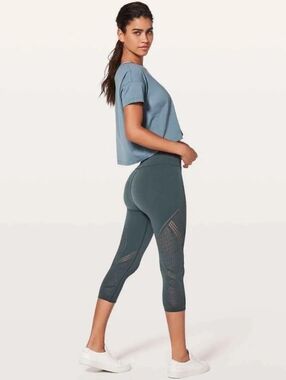 Size 6 | Lululemon Reveal Crop Interconnect *18"